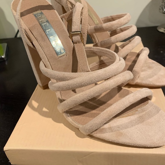 Beige strapped heels - Picture 2 of 8